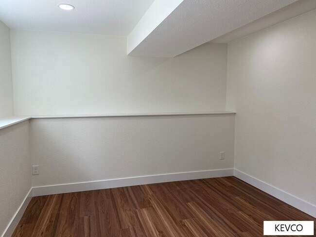 Building Photo - Tastefully Renovated Home!