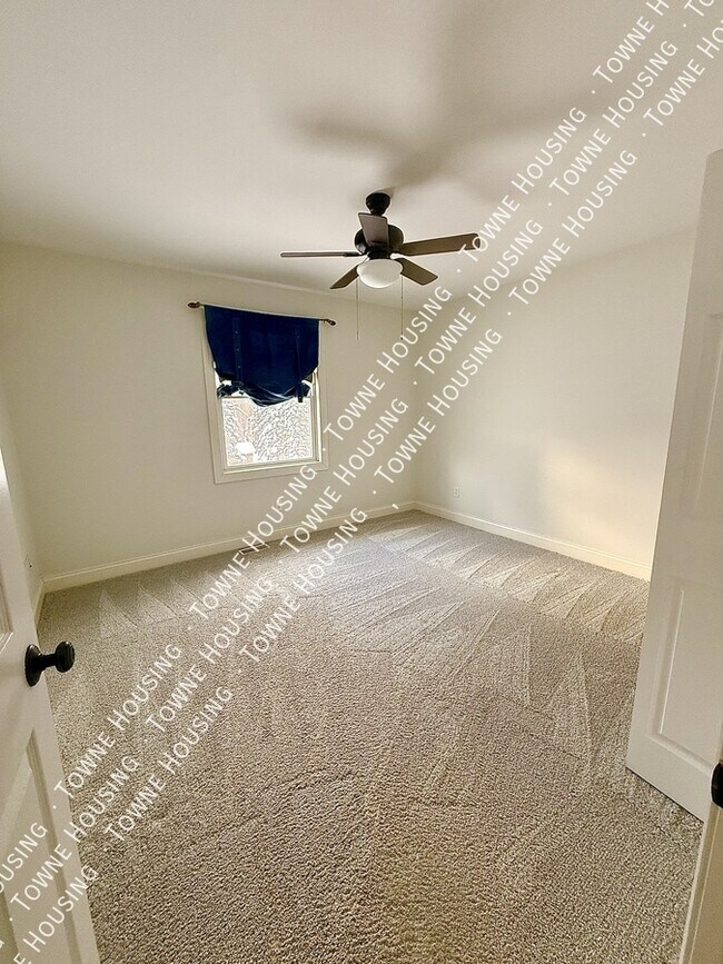 Building Photo - 13573 Schang Rd