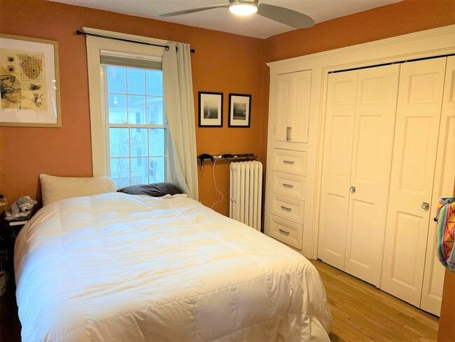 Building Photo - Boston Rental! A GREAT LOCATION to live in...
