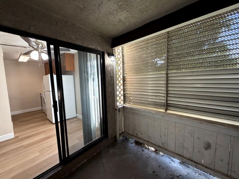 Building Photo - 360 N San Antonio Ave