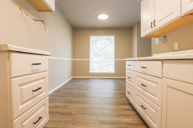 Building Photo - 2 Bed / 2 Bath Condo in Central Tulsa!