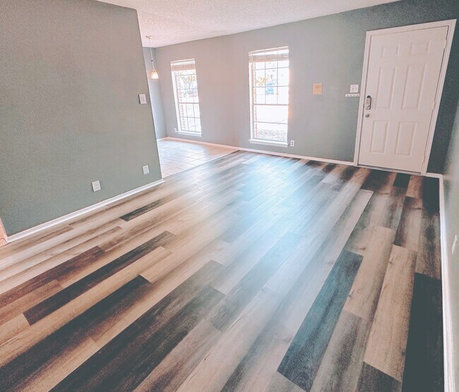 Building Photo - Willowrun B