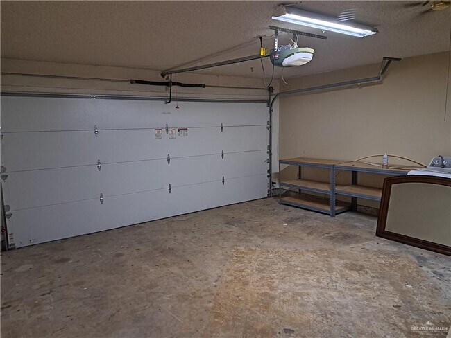 Building Photo - 2813 Hawk Ct
