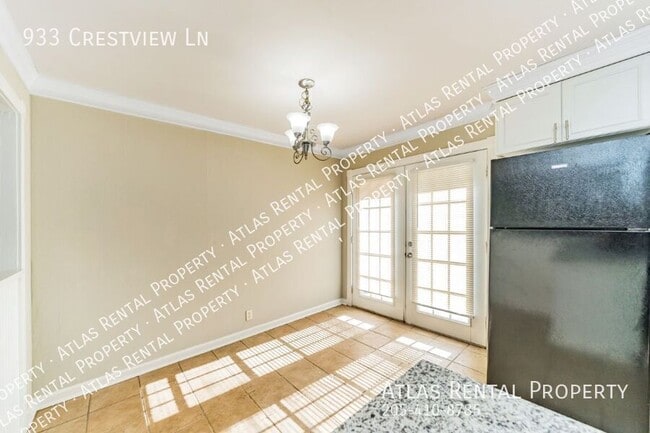 Building Photo - 933 Crestview Dr