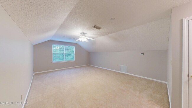 Building Photo - 11861 Lake Fern Dr