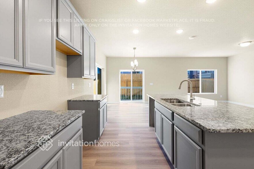 Building Photo - 11287 House Finch Ln