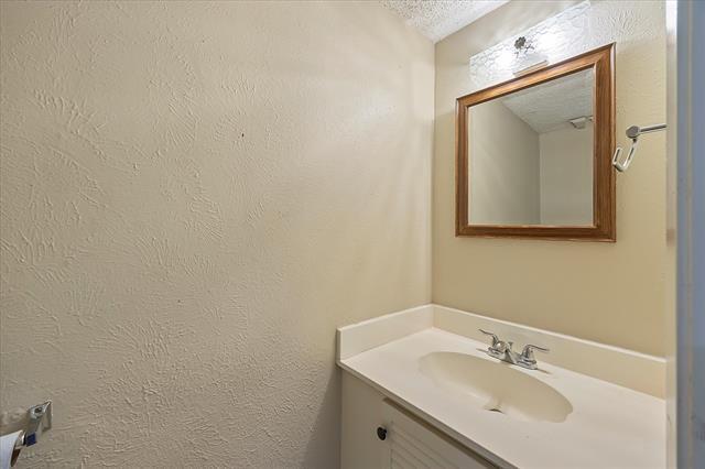 Building Photo - 553 Trailcrest Dr