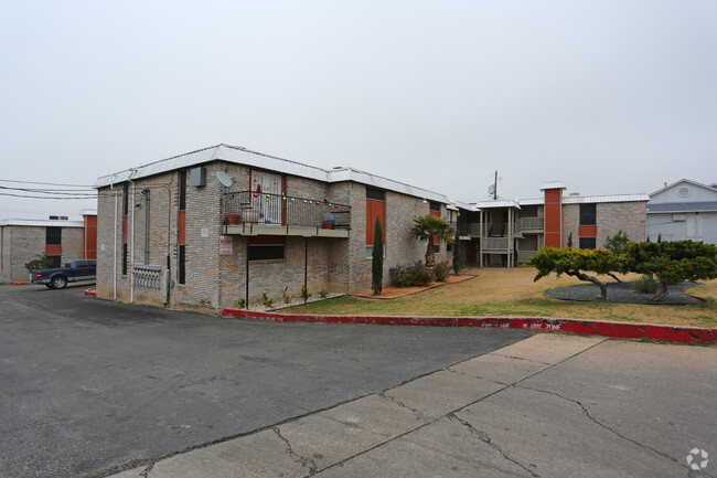 Building Photo - Seven Towers Apartments