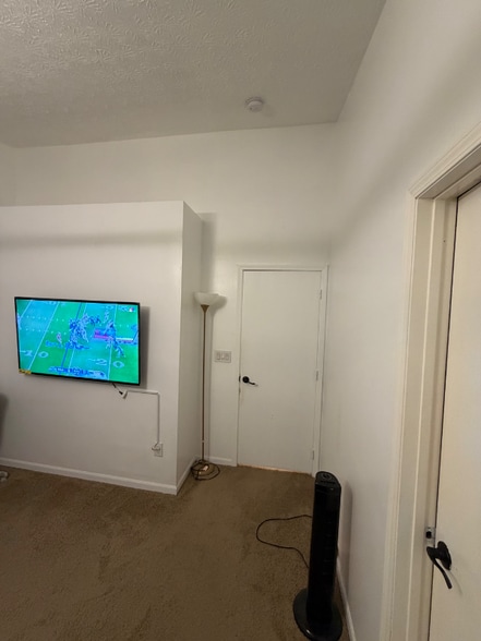 Building Photo - 2930 Legionary St