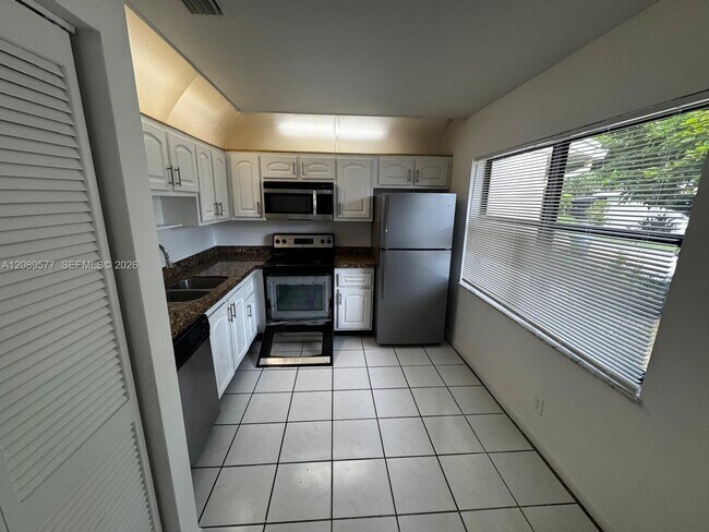 Building Photo - 16413 Grape Way