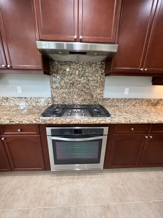 Building Photo - Desirable and Spacious 5-Bedroom Home in Empire Ranch!