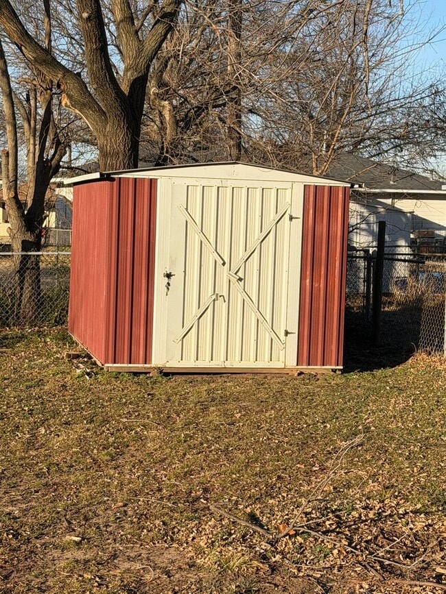 Building Photo - 1400 Rickey Rd