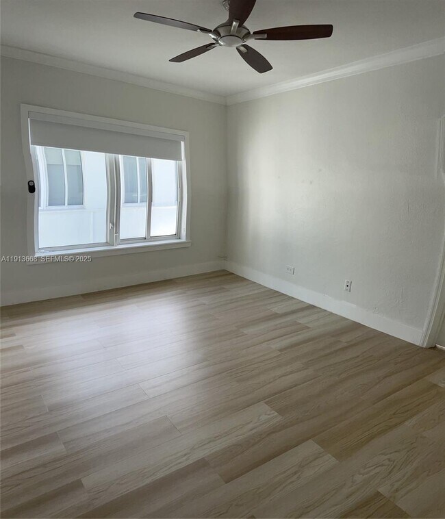 Building Photo - 1990 Bay Dr