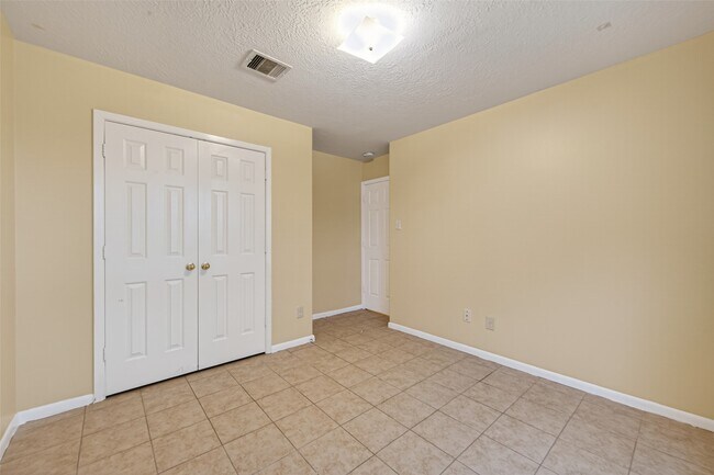 Building Photo - 19538 Billineys Park Dr