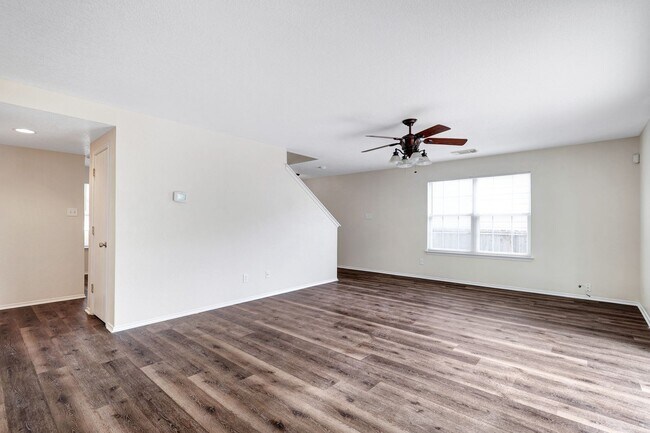 Building Photo - Spacious Brick-Front Home with Loft and Ex...