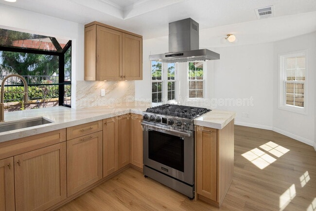 Building Photo - 28142 Ambar