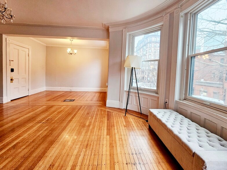 Building Photo - 425 Marlborough St