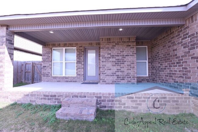 Building Photo - Beautiful, spacious 3 bed / 2 bath recently built home (Nettleton Schools) - fenced back yard!!