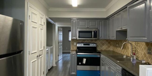 Primary Photo - Rooms for rent in Apex