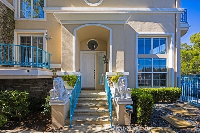 Building Photo - 4 Chandon