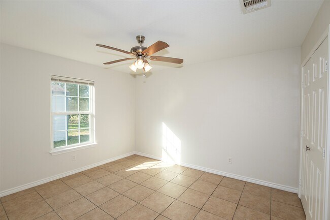 Building Photo - 305 S Westward St