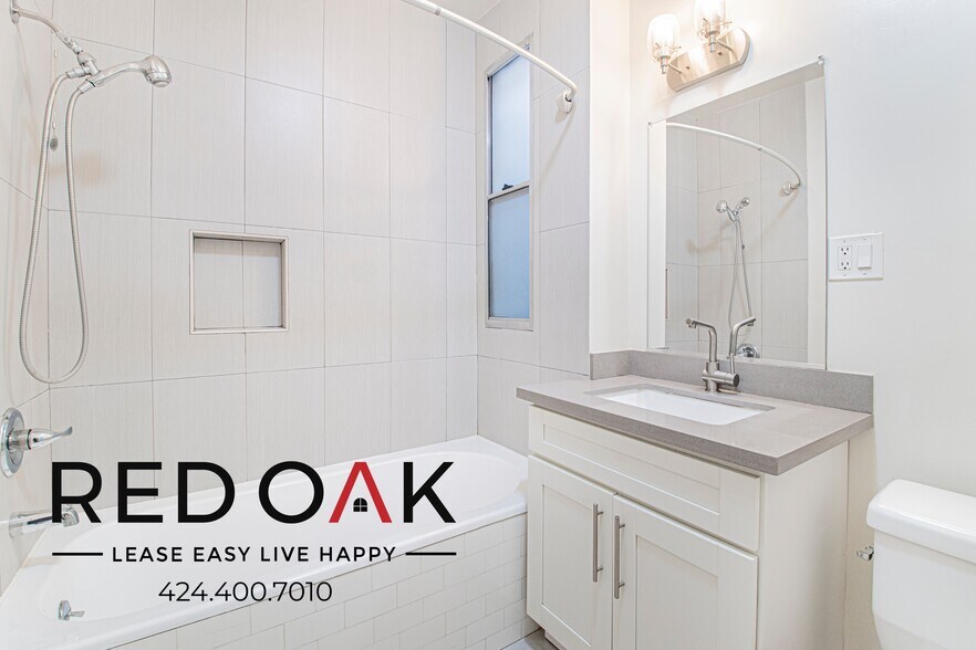 Building Photo - 121 N Kenmore Ave