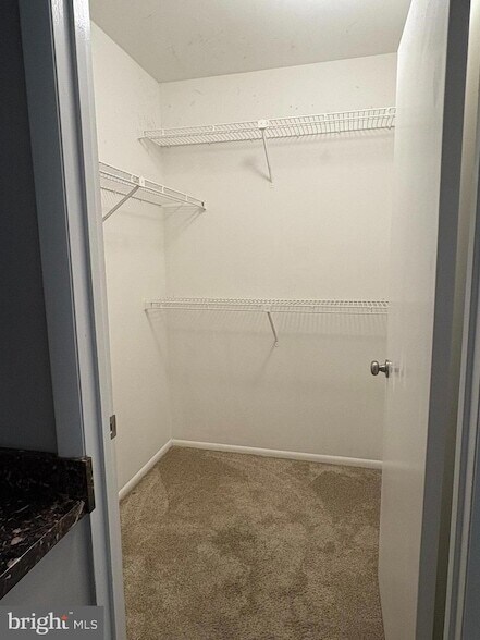 Building Photo - 3810 Glenview Terrace