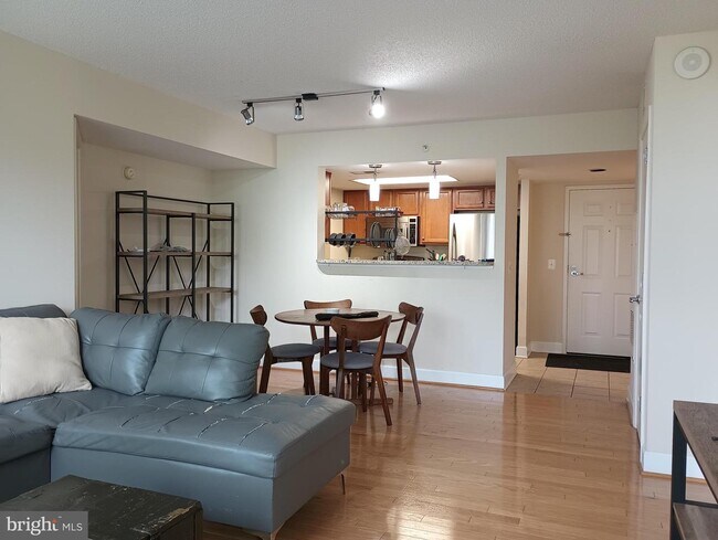 Building Photo - 11800 Sunset Hills Rd