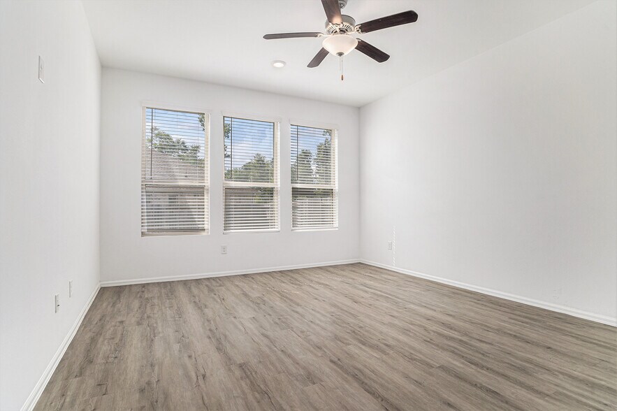 Building Photo - 19010 Sonora Chase Dr