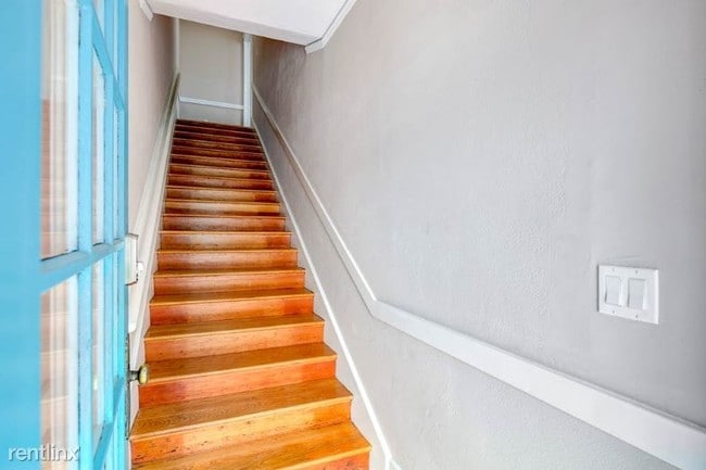 Building Photo - 1136 N Columbus Ave