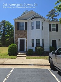 Building Photo - 208 Hampshire Downs Dr