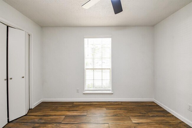 Building Photo - 25003 Spring Creek Dr