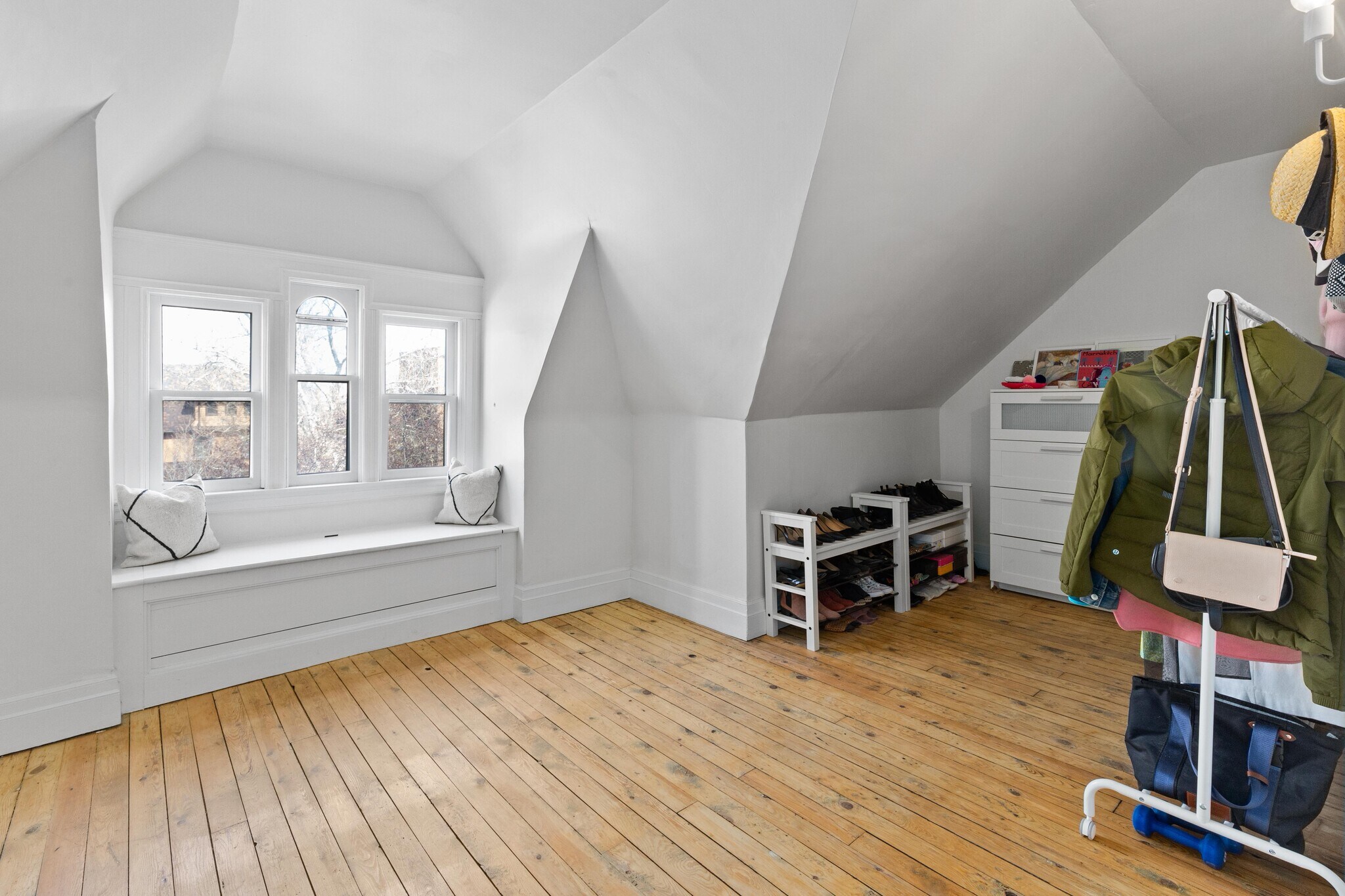 Building Photo - 1531 Vinewood St