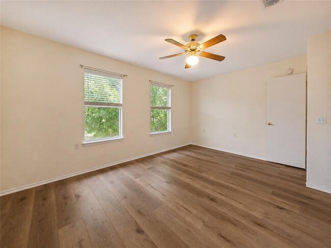 Building Photo - 5509 Bentsen Ln