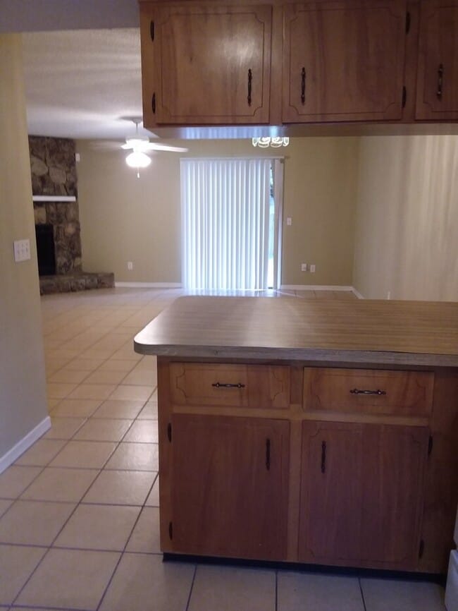 Building Photo - 2 bedroom 2 1/2 bath townhome in Arlington