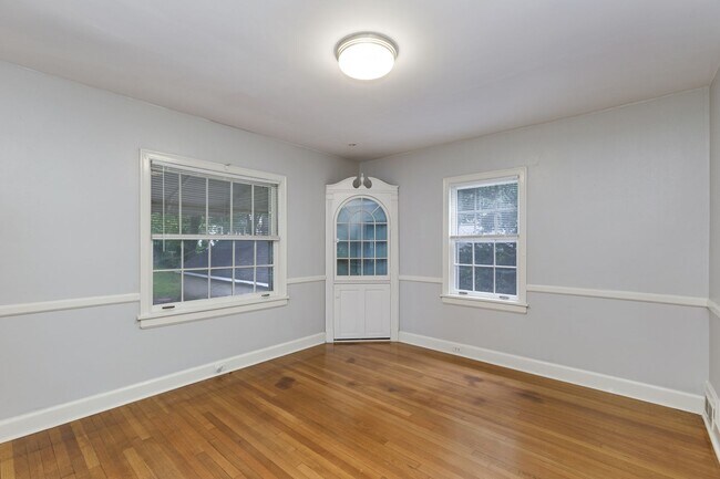 Building Photo - 915 Winston Pl