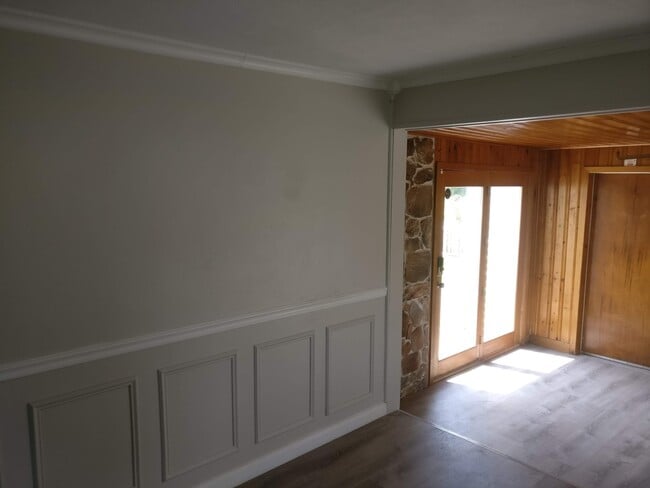 Building Photo - 4-Bedroom Home for Rent Summer 2026