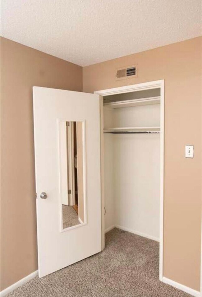 Building Photo - 4355 Maryland Ave