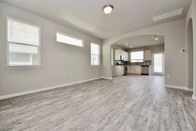 Building Photo - 1701 Logan Dr
