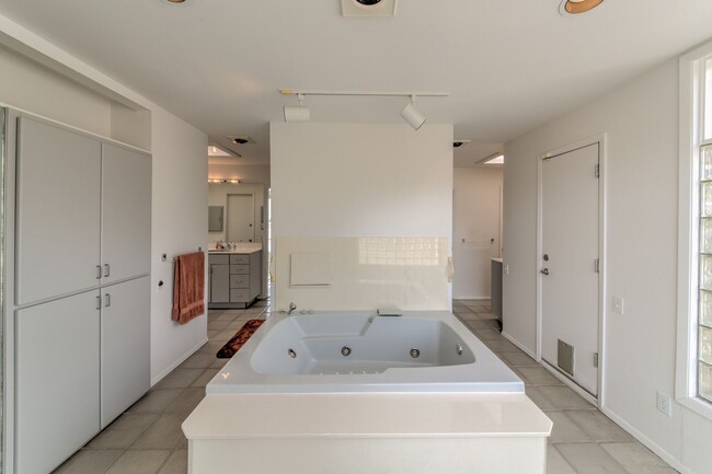 Building Photo - SANDIA HEIGHTS EXECUTIVE RENTAL 2+Story 3B...