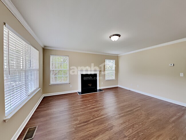 Building Photo - 982 Acadia Ct