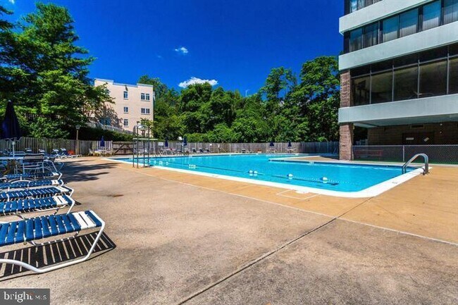 Building Photo - 6301 Stevenson Ave