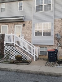 Building Photo - 407 Champs Ln