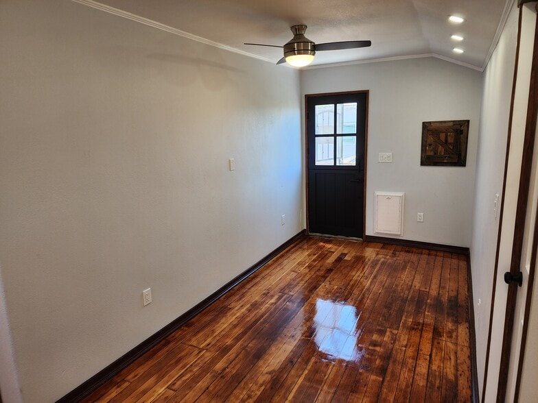 Building Photo - 3684 43rd St