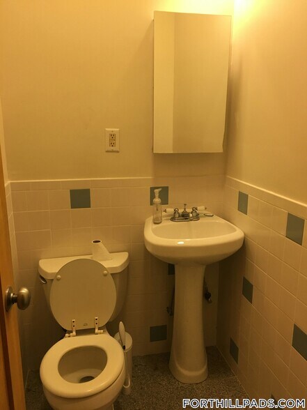 Building Photo - 190 Highland St