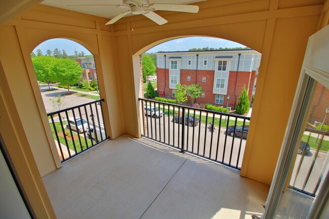 Building Photo - Beautiful Condo in Davis Park with Fantastic Upgrades!  Pet Friendly