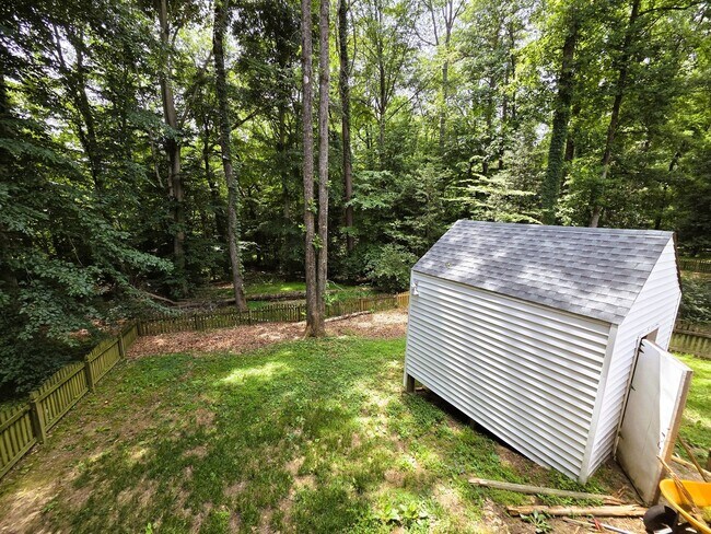 Building Photo - Well maintained 2 story home in Providence Creek Subdivision