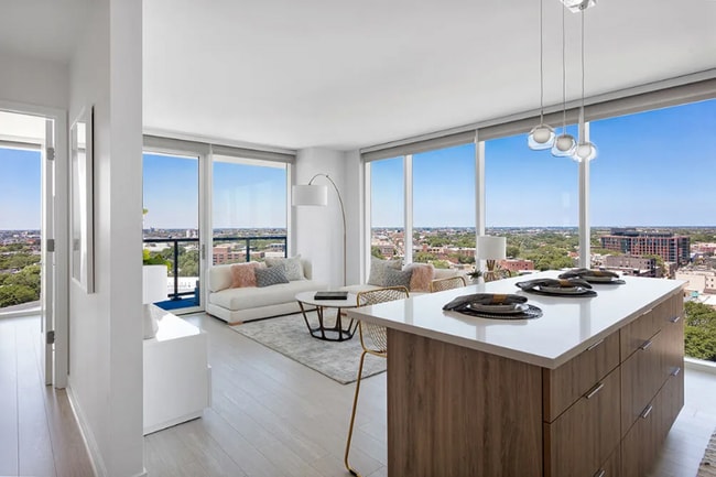 Building Photo - 2317 N Lincoln Ave