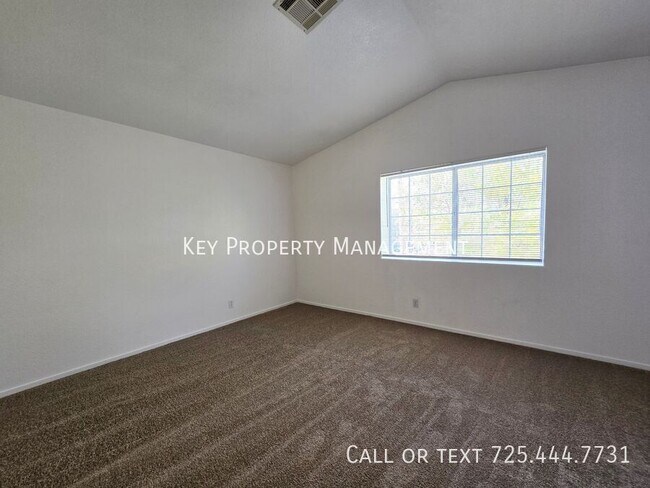 Building Photo - COZY 2 BED, 2 BATH UPSTAIRS CONDO* GATED C...