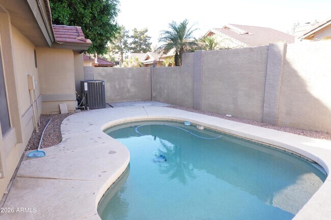 Building Photo - 5756 W Del Rio St